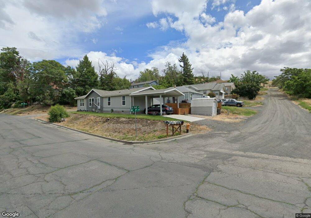 806 SW 3rd Dr, Pendleton, OR 97801 - photo 1