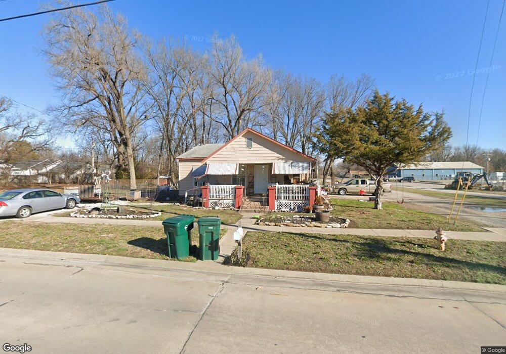 722 S 21st St, Parsons, KS 67357 - photo 1