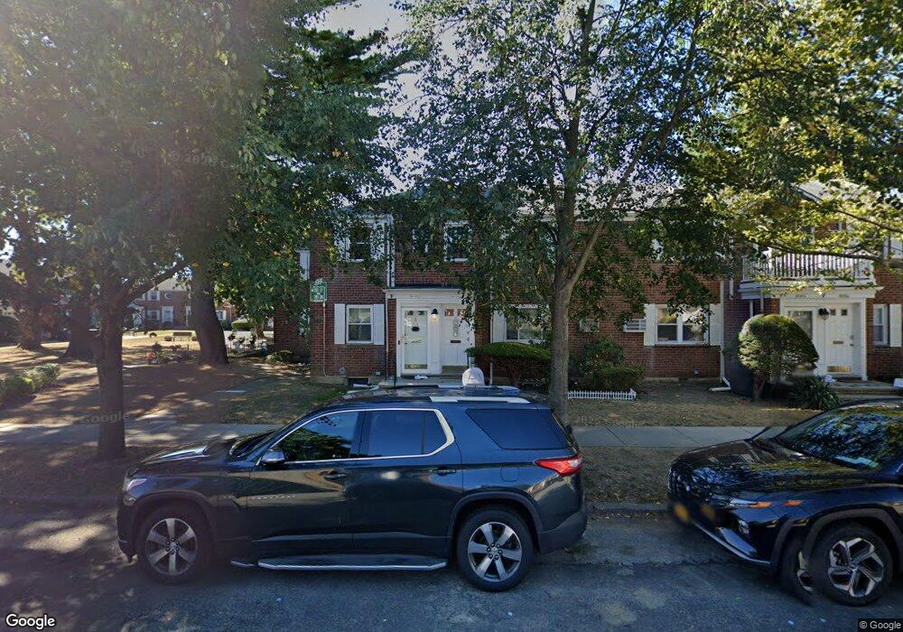 261-10 Langston Ave, Glen Oaks, NY 11004 - photo 1