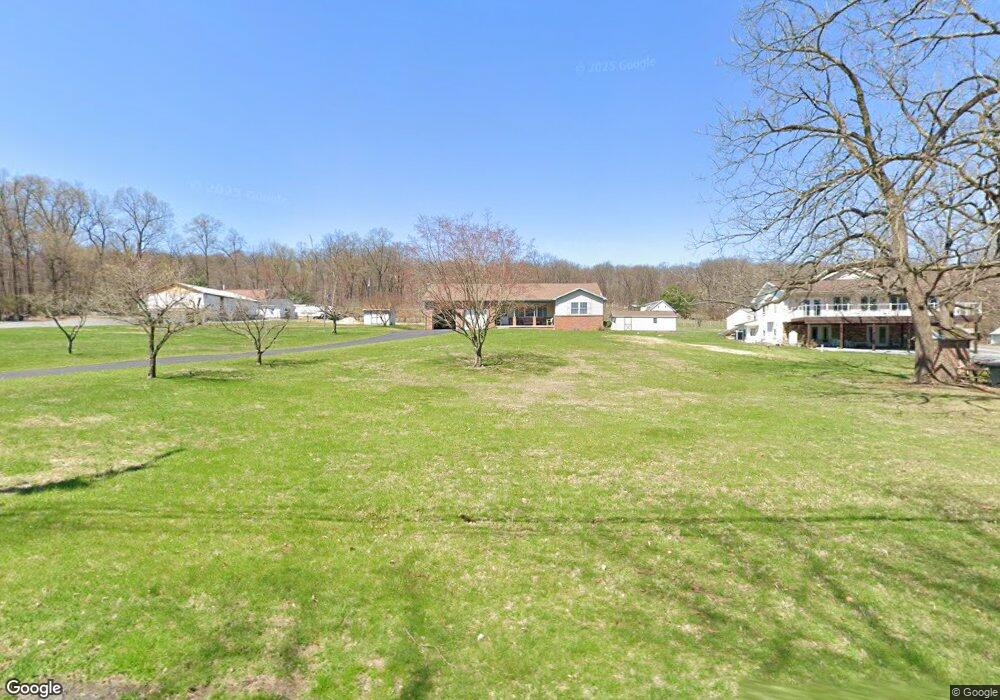112 Skyline Dr, Reading, PA 19606 - photo 1