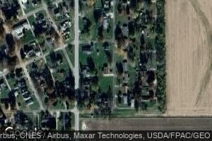 412 S East St, Stronghurst, IL 61480