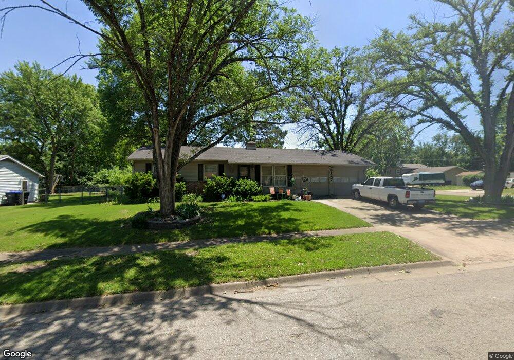 3421 SW 30th St, Topeka, KS 66614 - photo 1