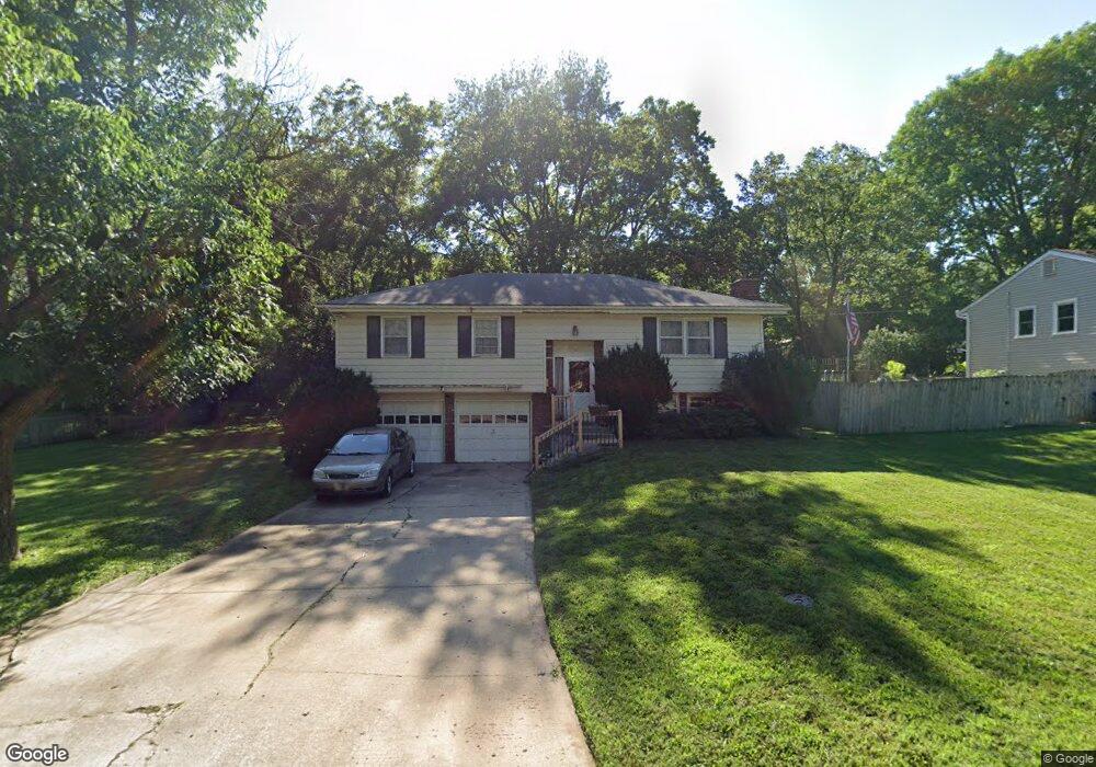 5514 Stearns St, Shawnee, KS 66203 - photo 1