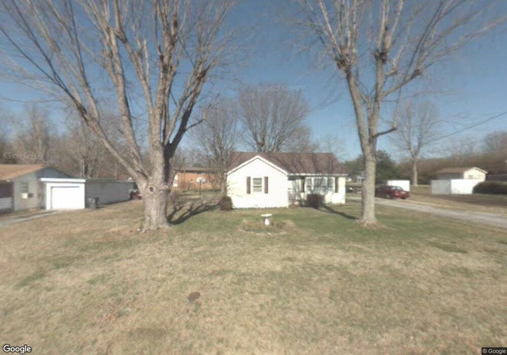 904 Clover Ln, Manchester, TN 37355 - photo 1