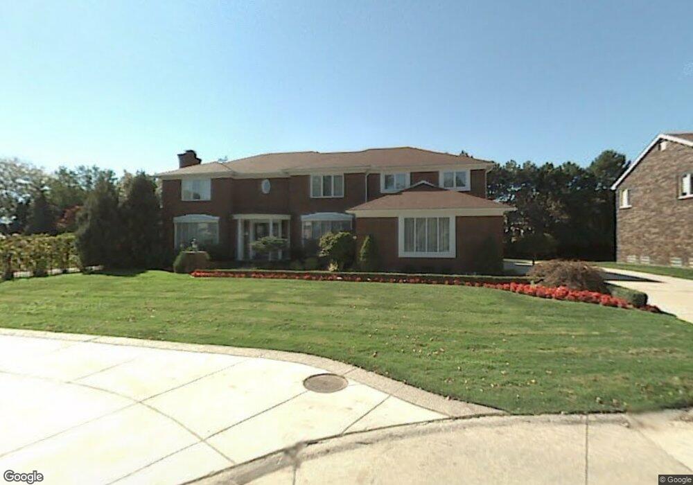 7 Elmsleigh Ln, Grosse Pointe, MI 48230 - photo 1