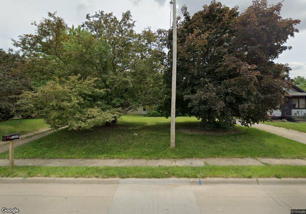 3207 E Douglas Ave, Des Moines, IA 50317 - photo 1