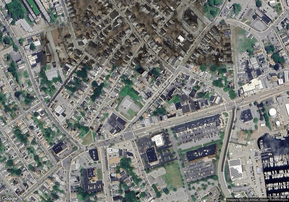 32 1/2 Truman St, New London, CT 06320 - photo 1