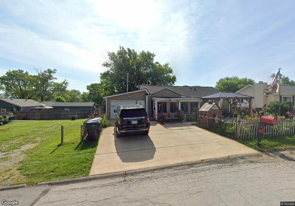 7507 Cedar St, Davenport, IA 52806 - photo 1