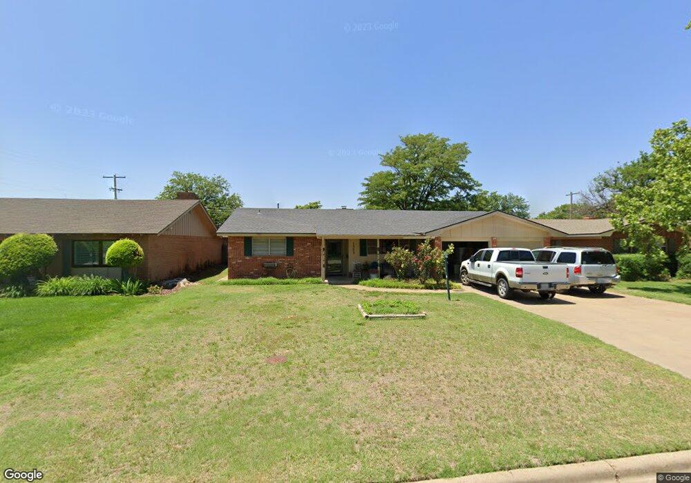 1303 Garland St, Plainview, TX 79072 - photo 1