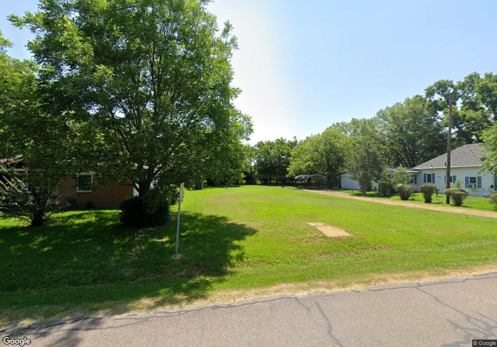 1300 Franklin Ave, Bonham, TX 75418 - photo 1