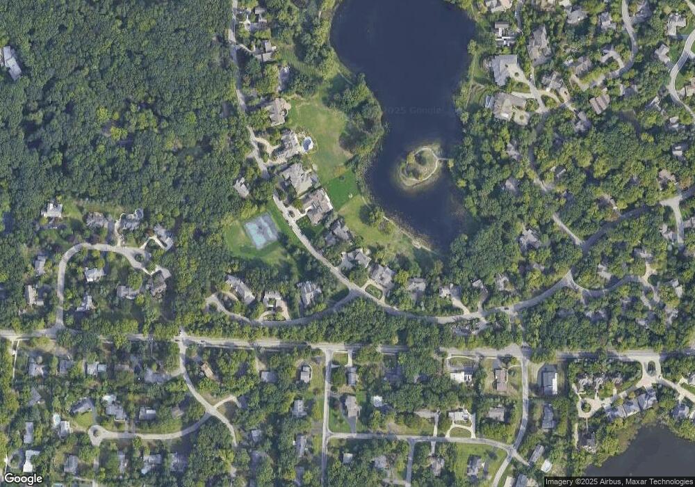 4829 W Wickford, Bloomfield Hills, MI 48302 - photo 1