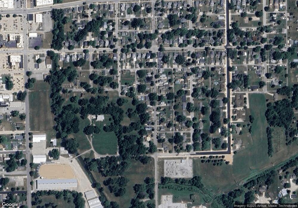 241 Center St, Auburn, IN 46706 - photo 1