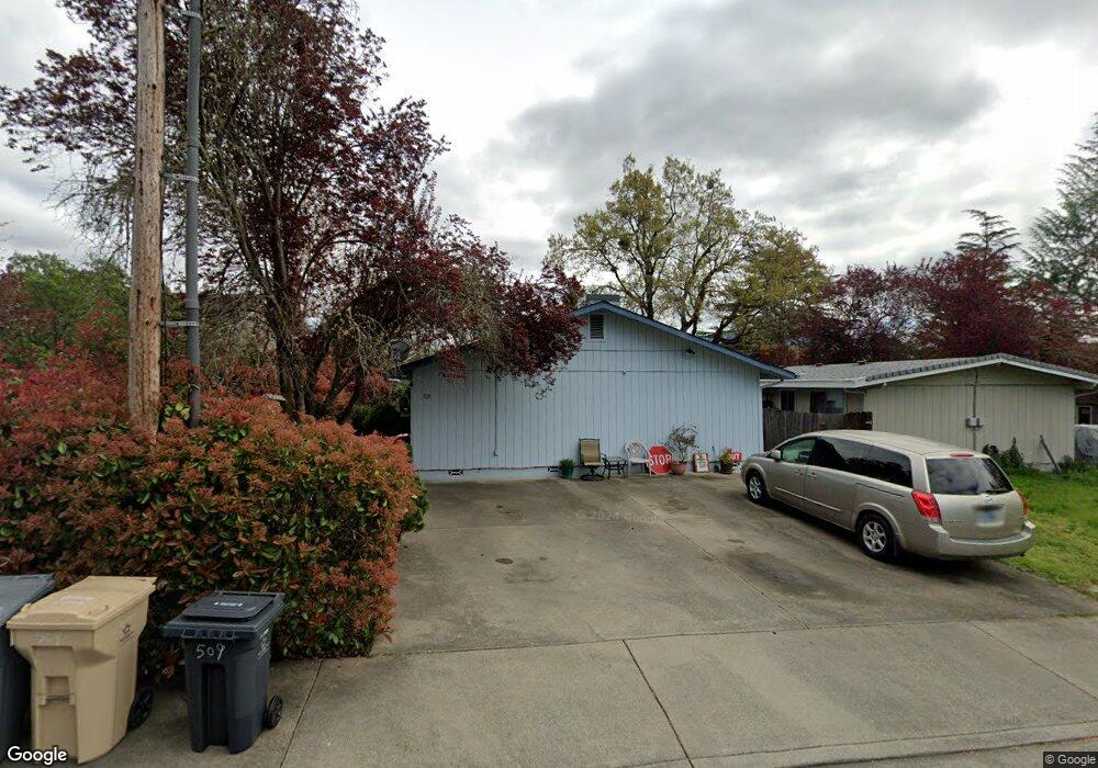 509 NW Elm St, Grants Pass, OR 97526 - photo 1