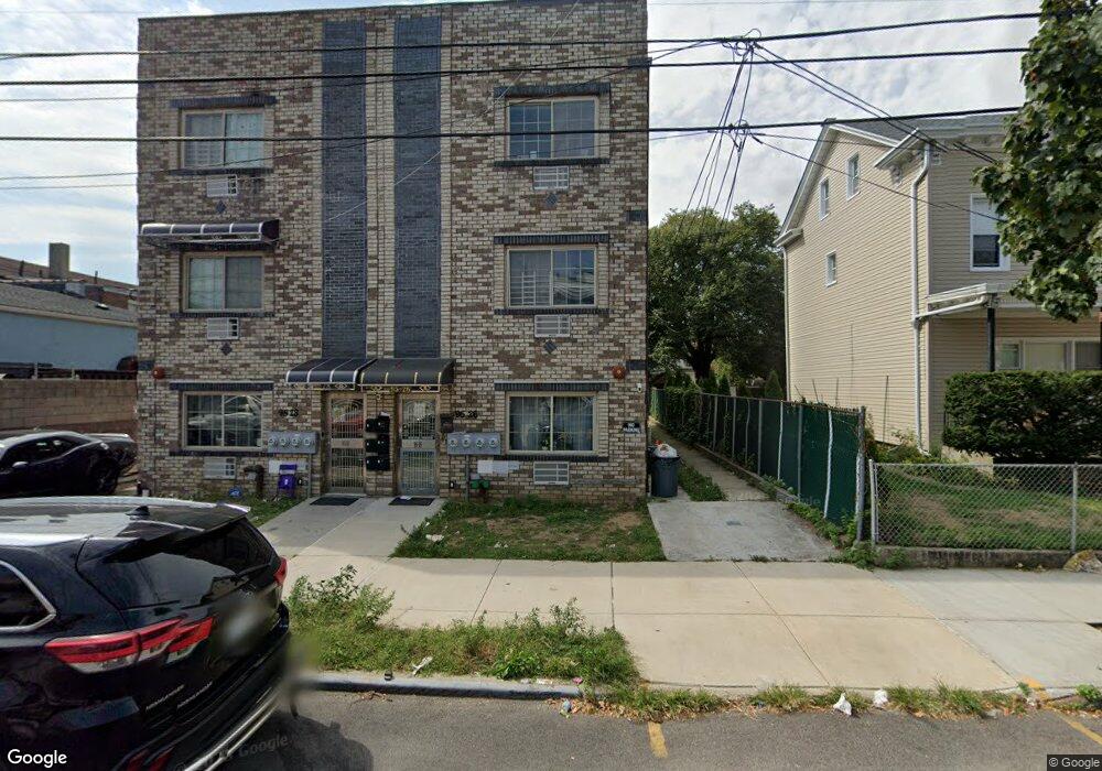 9526 90th St, Jamaica, NY 11416 - photo 1