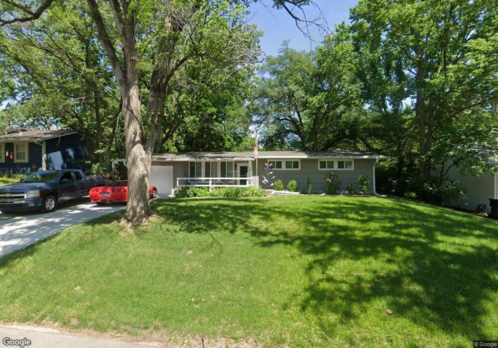 2312 SW Madeline Ln, Topeka, KS 66614 - photo 1