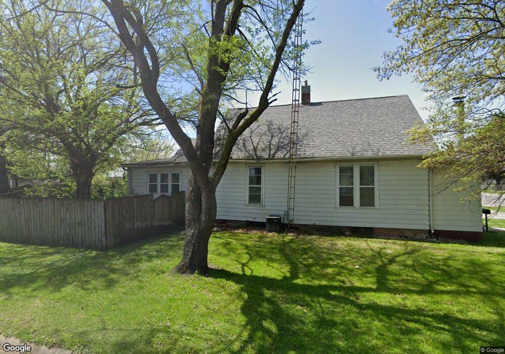 528 N Sherman St, Lincoln, IL 62656 - photo 1