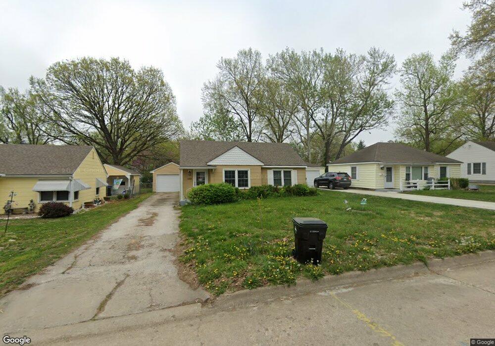 1216 SW Frazier Ave, Topeka, KS 66604 - photo 1