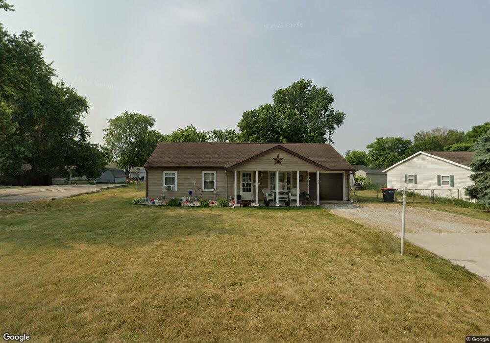 305 E Sycamore St, Attica, IN 47918 - photo 1