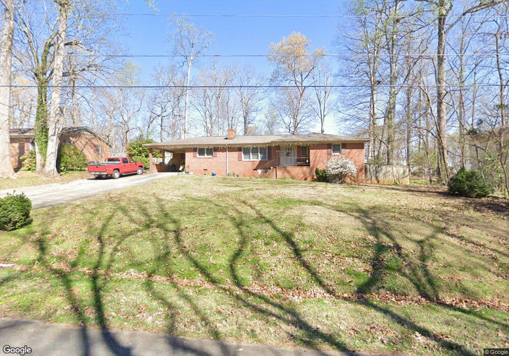 718 Lakewood Dr, Siler City, NC 27344 - photo 1
