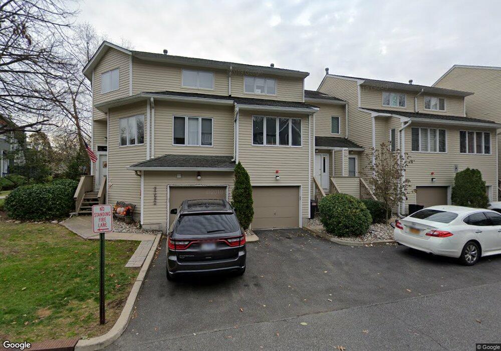 52 Village Green unit 52, Bardonia, NY 10954 - photo 1