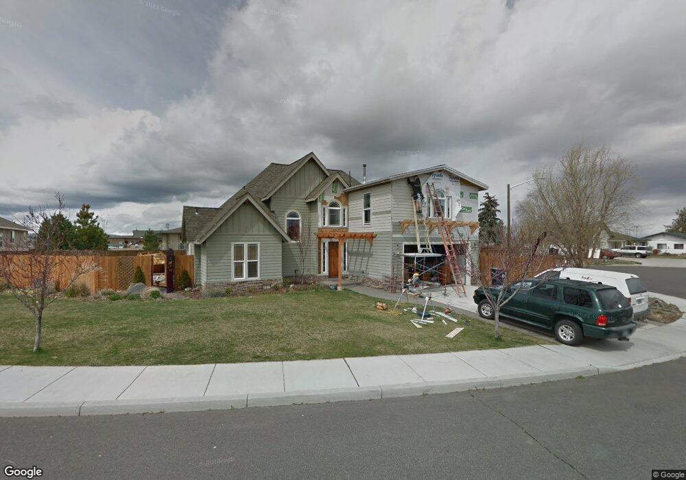 1703 NW Rimrock Ct, Redmond, OR 97756 - photo 1