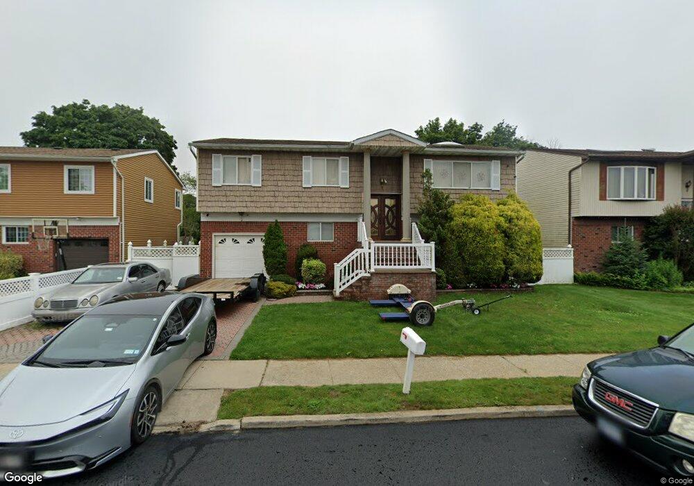 1087 Christopher Ct, West Hempstead, NY 11552 - photo 1