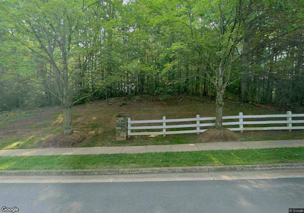 15669 Toddsbury Ln, Manassas, VA 20112 - photo 1