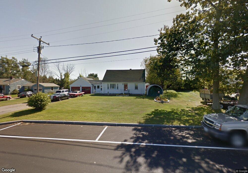 32 Stevenson Rd, Kittery, ME 03904 - photo 1