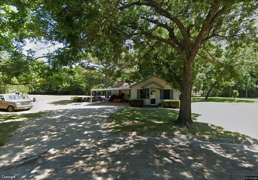 1428 Cherry St, Gainesville, TX 76240 - photo 1