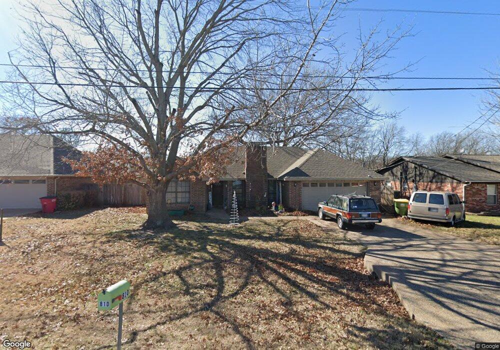 810 Shady Grove Dr, Granbury, TX 76049 - photo 1