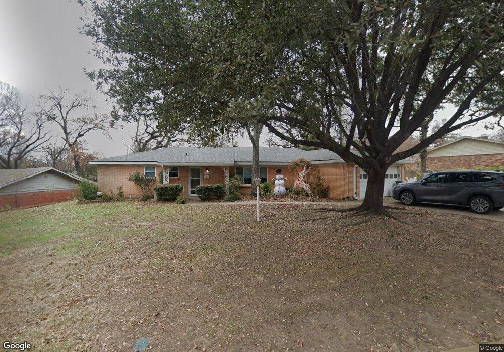 633 Forest Ln, Hurst, TX 76053 - photo 1