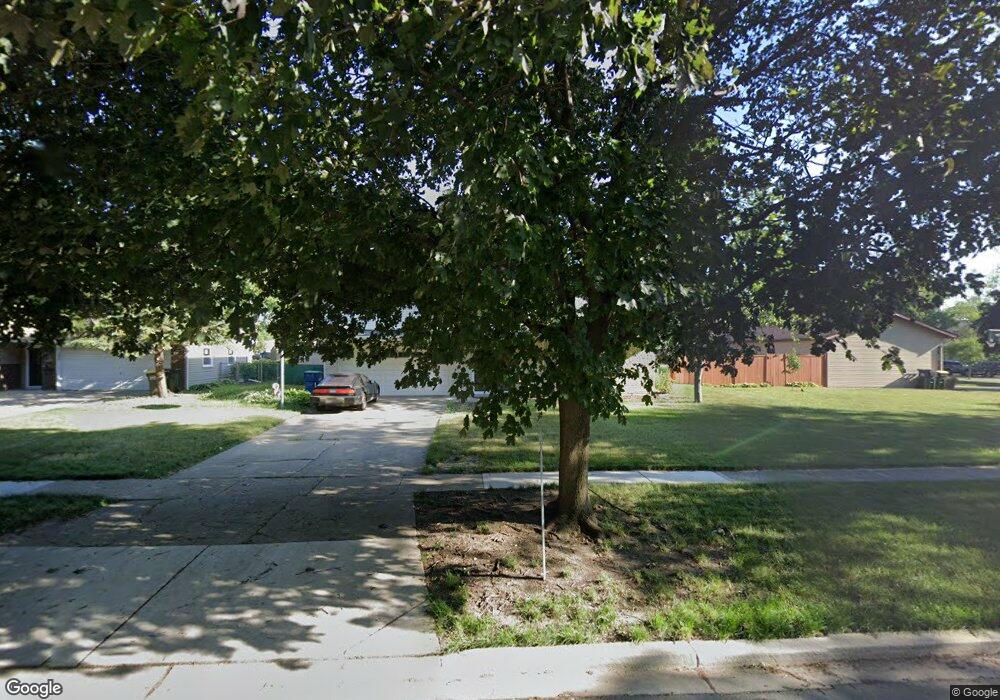 15W725 Virginia Ln, Elmhurst, IL 60126 - photo 1