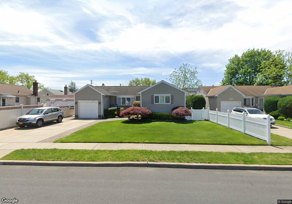 781 Princeton Rd, Franklin Square, NY 11010 - photo 1