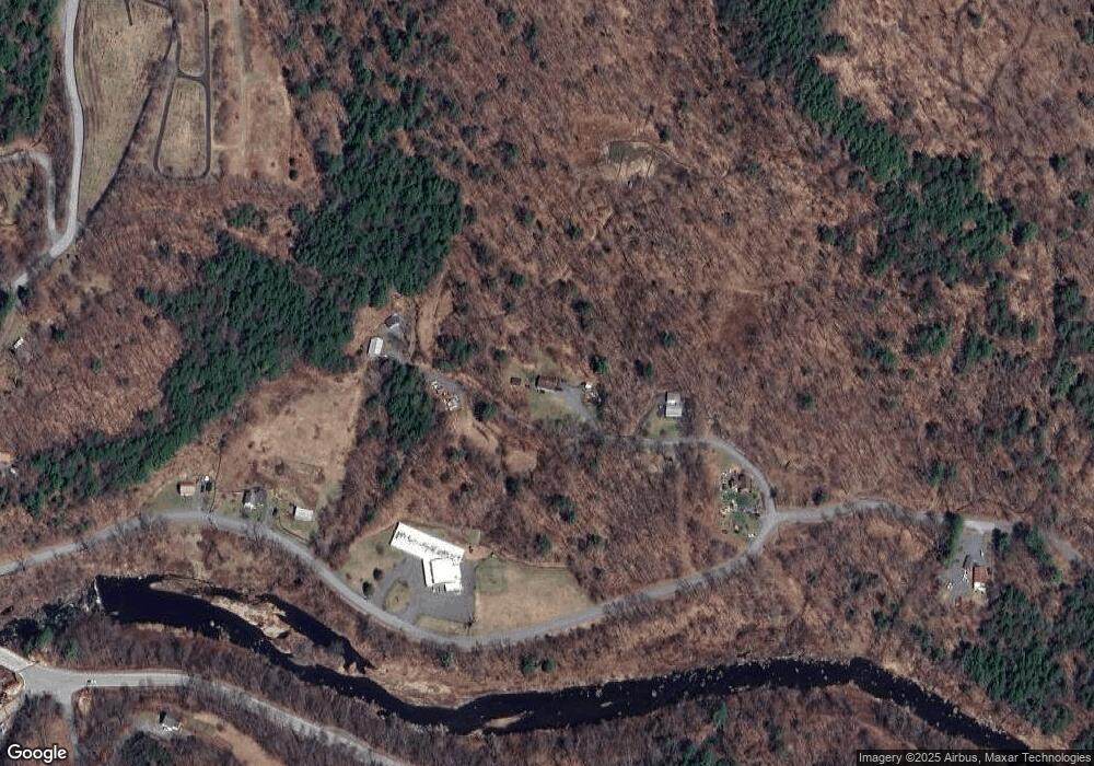 112 Whitney Dr, Readsboro, VT 05350 - photo 1