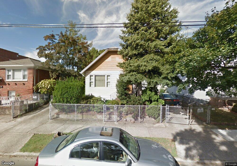 76-16 167th St, Flushing, NY 11366 - photo 1