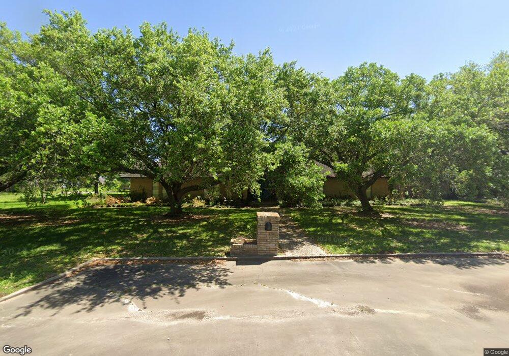 2305 Park Ave, Bay City, TX 77414 - photo 1