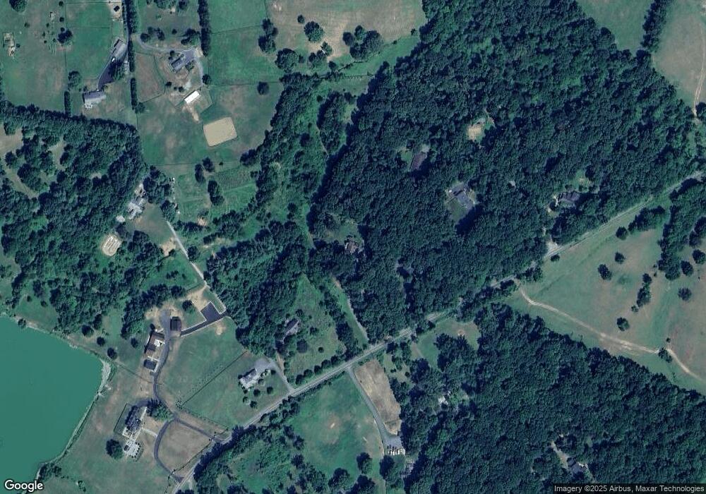 9344 Crest Hill Rd, Marshall, VA 20115 - photo 1