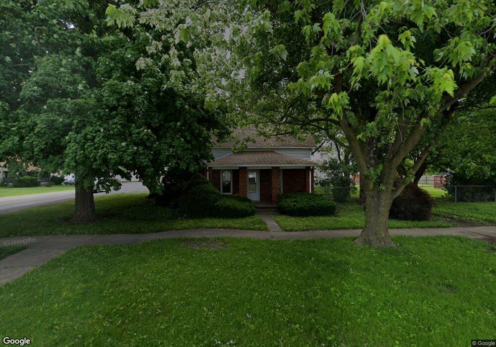 220 N 6th St, Mattoon, IL 61938 - photo 1
