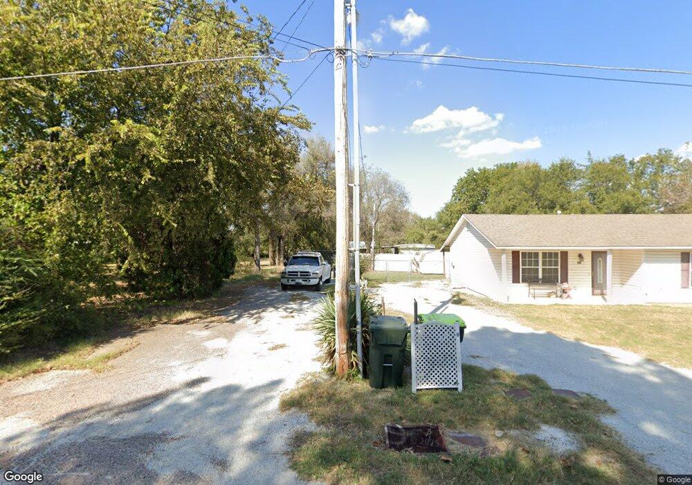 207 Phillips St, Tecumseh, OK 74873 - photo 1