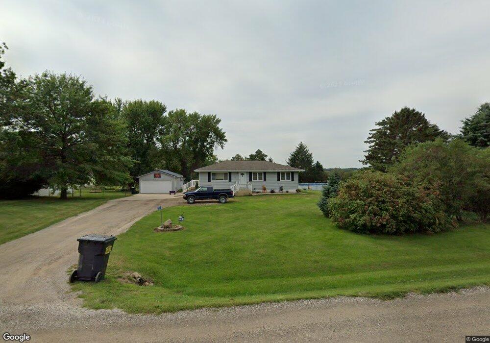 3930 Vern Acres Dr, Center Point, IA 52213 - photo 1