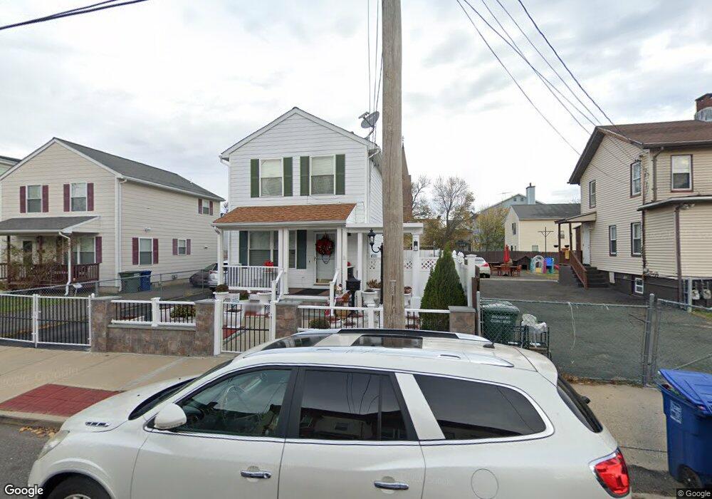 697 Maple St, Bridgeport, CT 06608 - photo 1