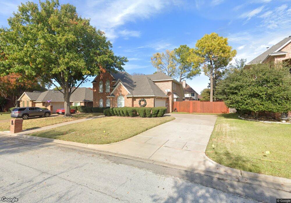 332 Cottonwood Ln, Hurst, TX 76054 - photo 1