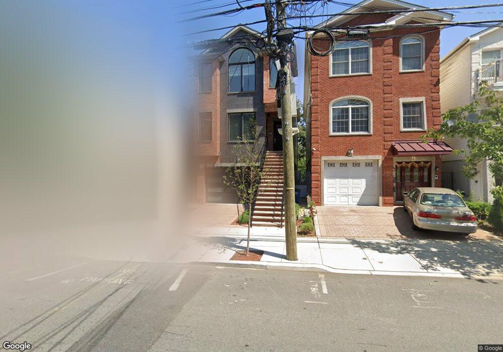 180 Manhattan Ave unit 1, Jersey City, NJ 07307 - photo 1