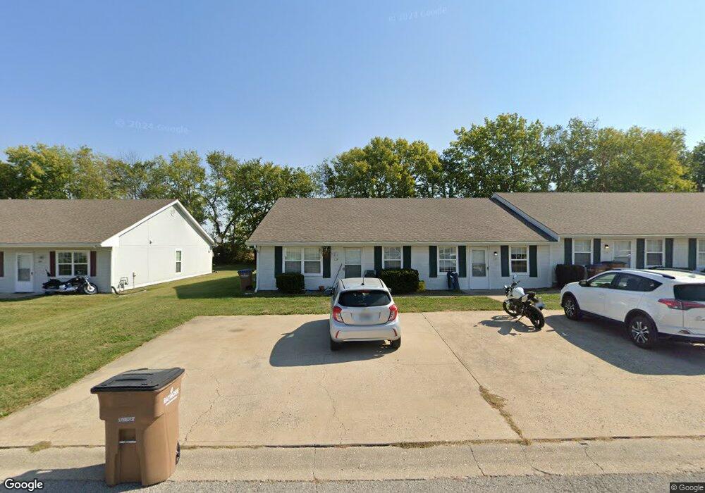 504 E Walnut St, Raymore, MO 64083 - photo 1