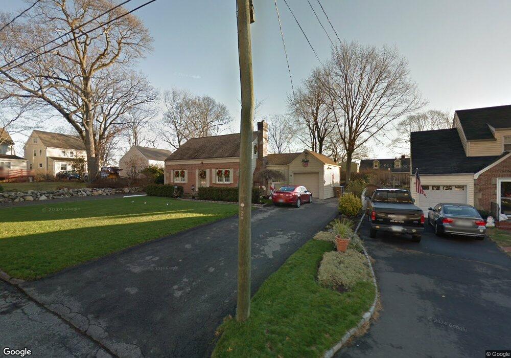 77 Glendale Dr, Stamford, CT 06906 - photo 1