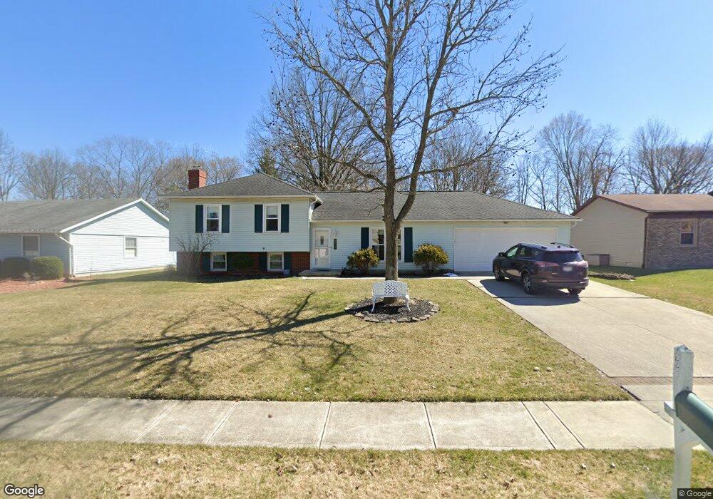 908 Hickory Dr, Marysville, OH 43040 - photo 1