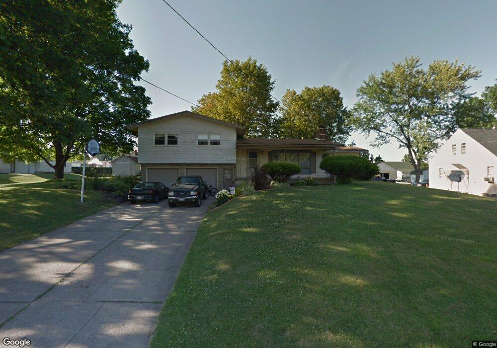 539 Como St, Struthers, OH 44471 - photo 1