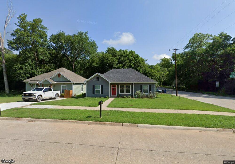 301 W Walker St, Denison, TX 75020 - photo 1