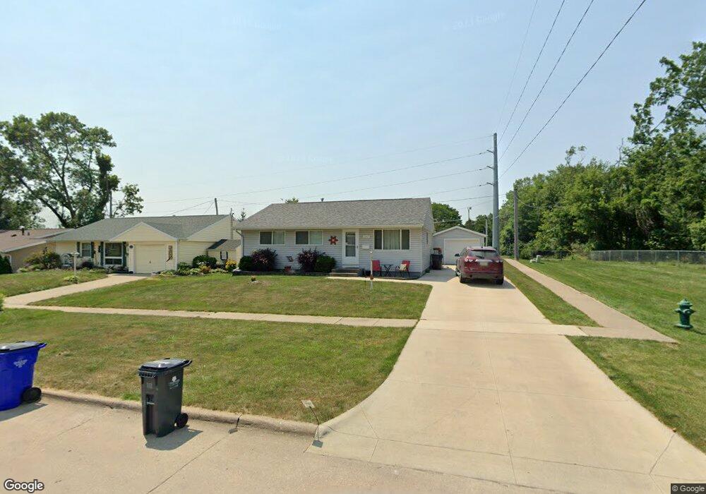 1252 18th St NW, Cedar Rapids, IA 52405 - photo 1