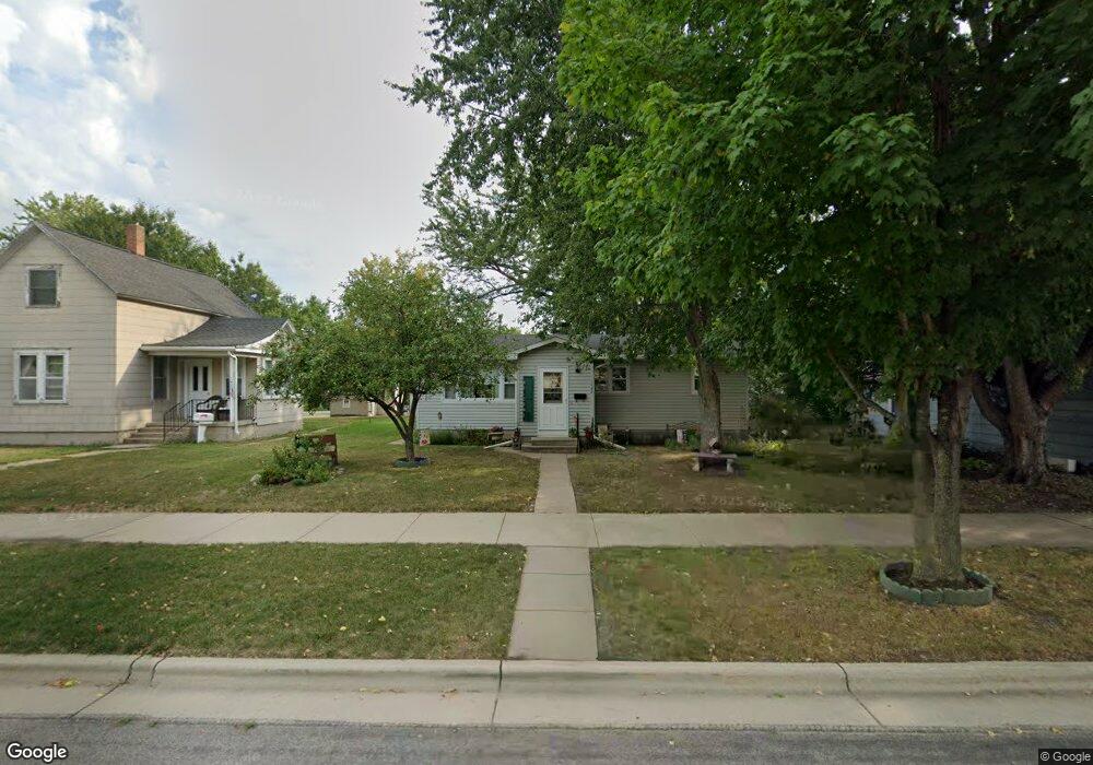 1426 N Minnesota St, New Ulm, MN 56073 - photo 1